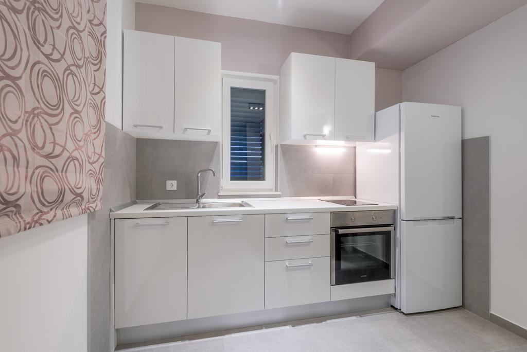 Apartments Lanterna ロゴズニッツァ 部屋 写真