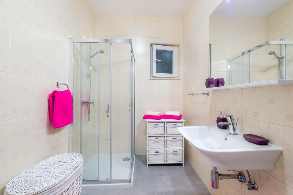 Apartments Lanterna ロゴズニッツァ 部屋 写真