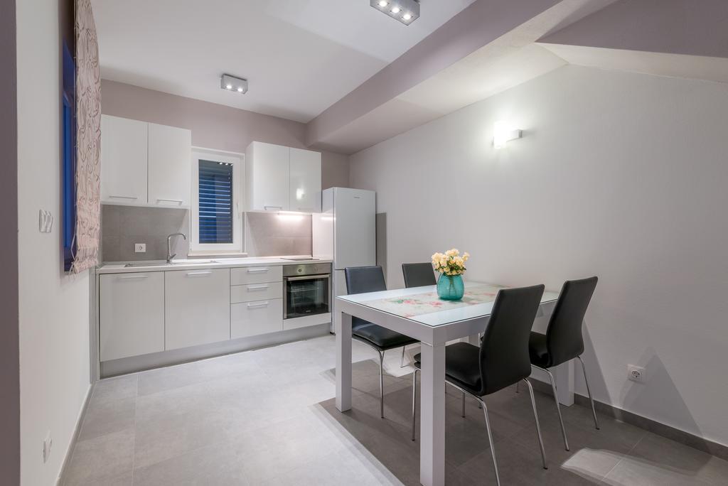 Apartments Lanterna ロゴズニッツァ 部屋 写真