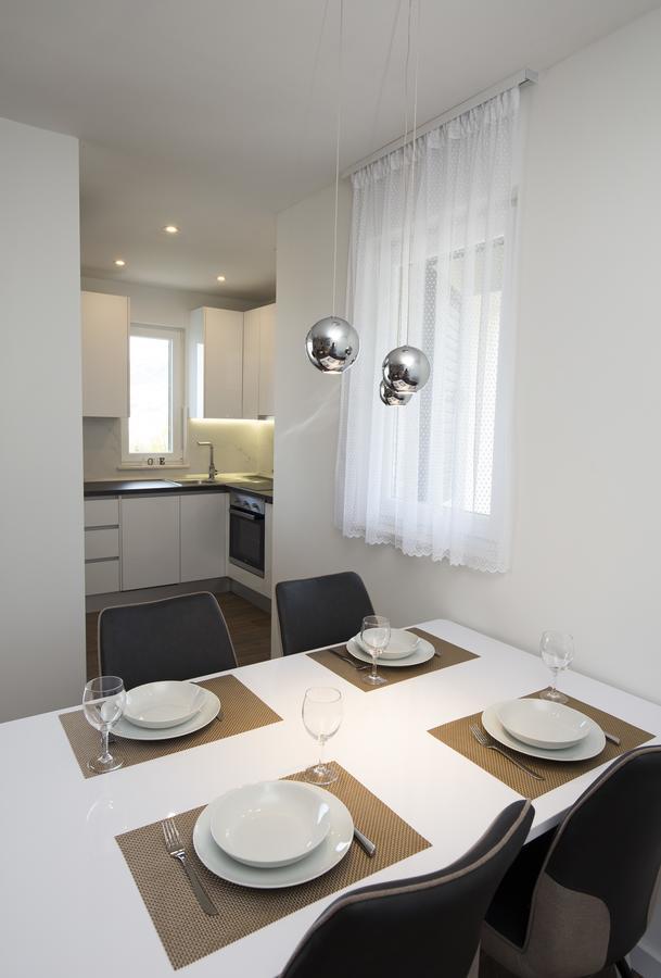 Apartments Lanterna ロゴズニッツァ エクステリア 写真