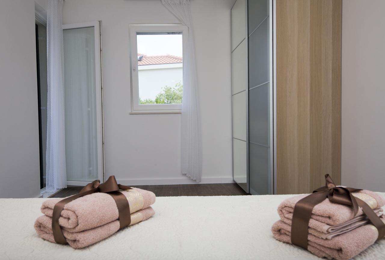 Apartments Lanterna ロゴズニッツァ エクステリア 写真