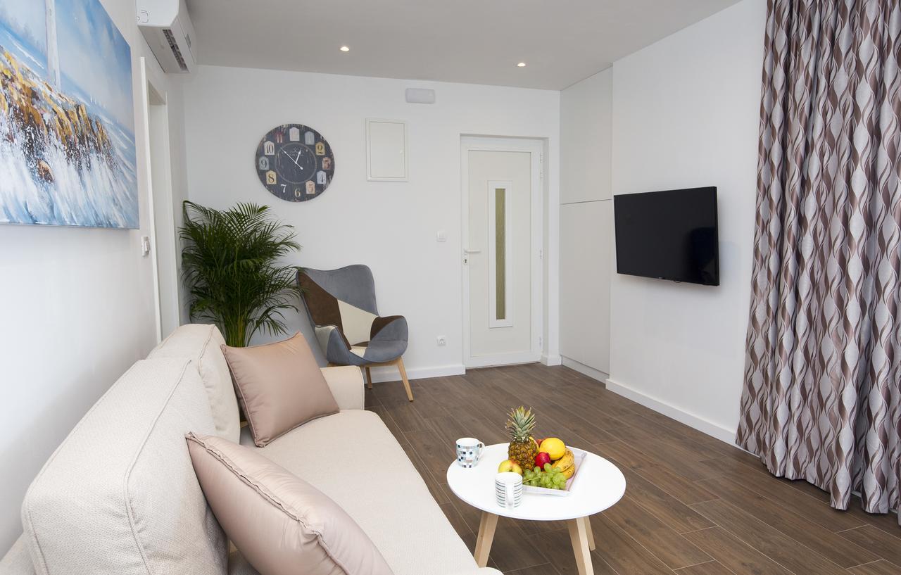 Apartments Lanterna ロゴズニッツァ エクステリア 写真